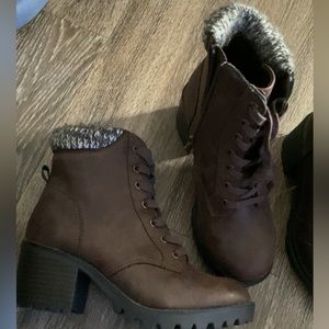 Brown size 6 women. Brand new never worn. Got them at American eagle
